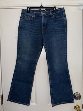 Levi's 514 Dark Blue Bootcut Jeans. Sz 16